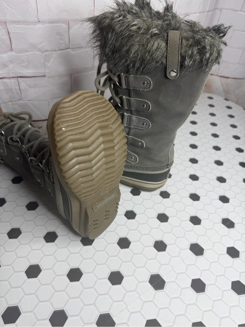 Sorel Joan of Arctic Faux Fur Winter Boots Women’s Size 7 Gray Waterproof - Picture 8 of 8
